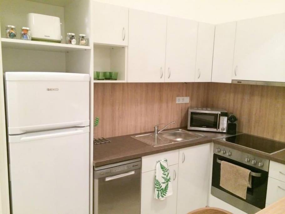 Cityscape Budget Rakoczi Square Apartment